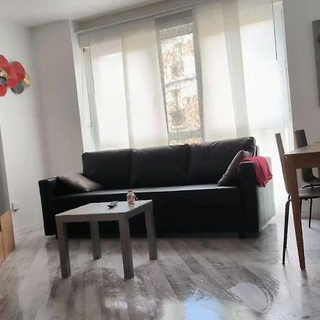 Superb Modern Apartment กลีชี ภายนอก รูปภาพ